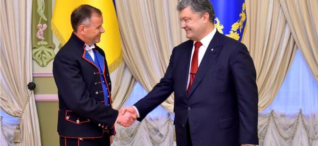 President of Ukraine HE Mr. Petro Poroshenko and H.E. Mr Ole T. Horpestad Ambassador of the Kingdom of Norway to Ukraine. Photo: www.president.gov.ua