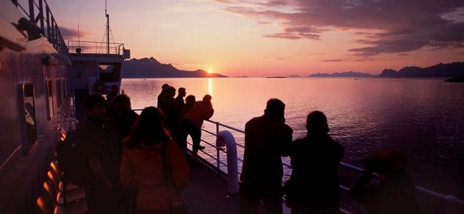 Midnight sun in Moskenes. Photo: Frithjof Fure / Innovation Norway .